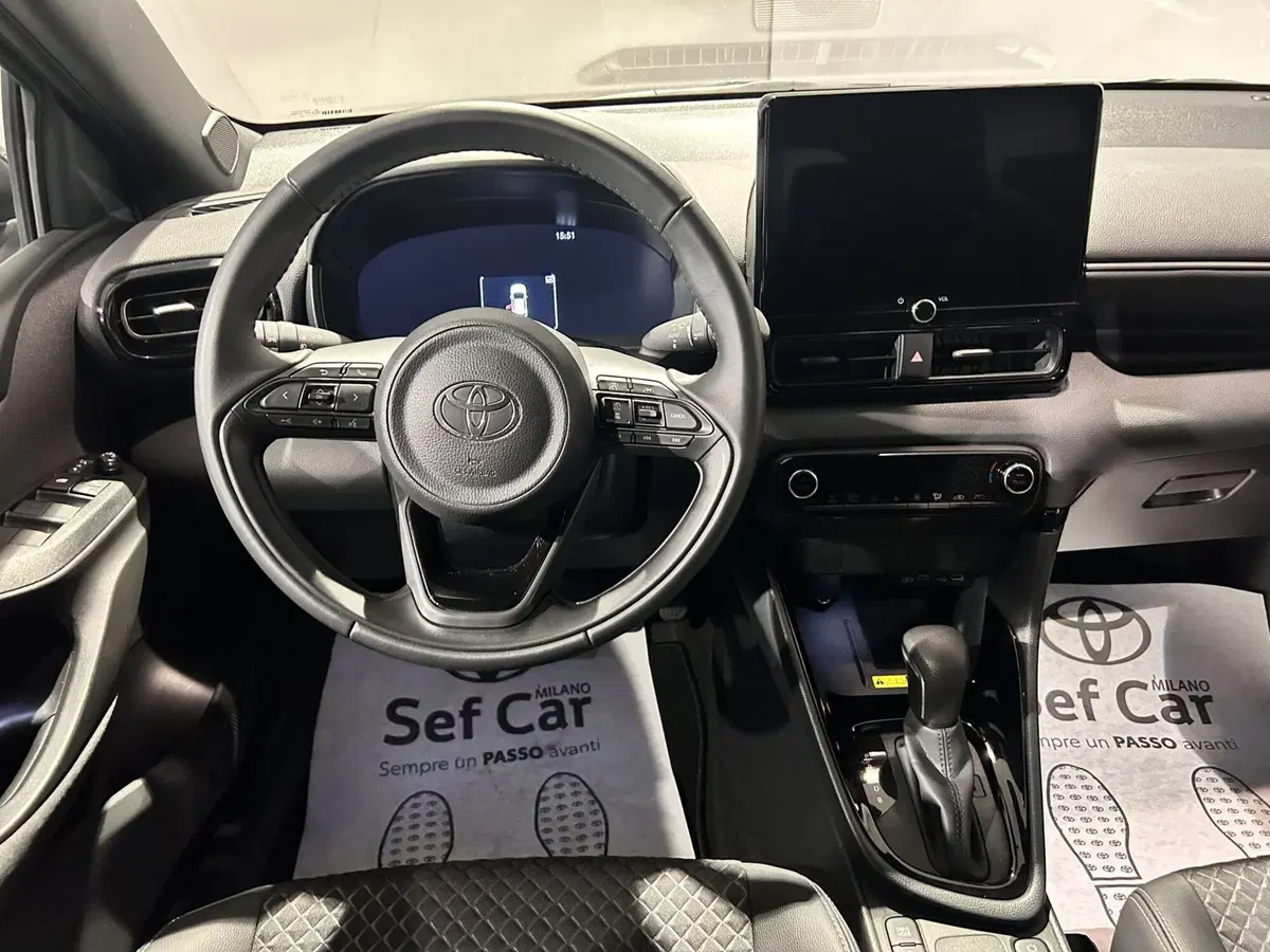 Toyota Yaris usata a Milano (10)