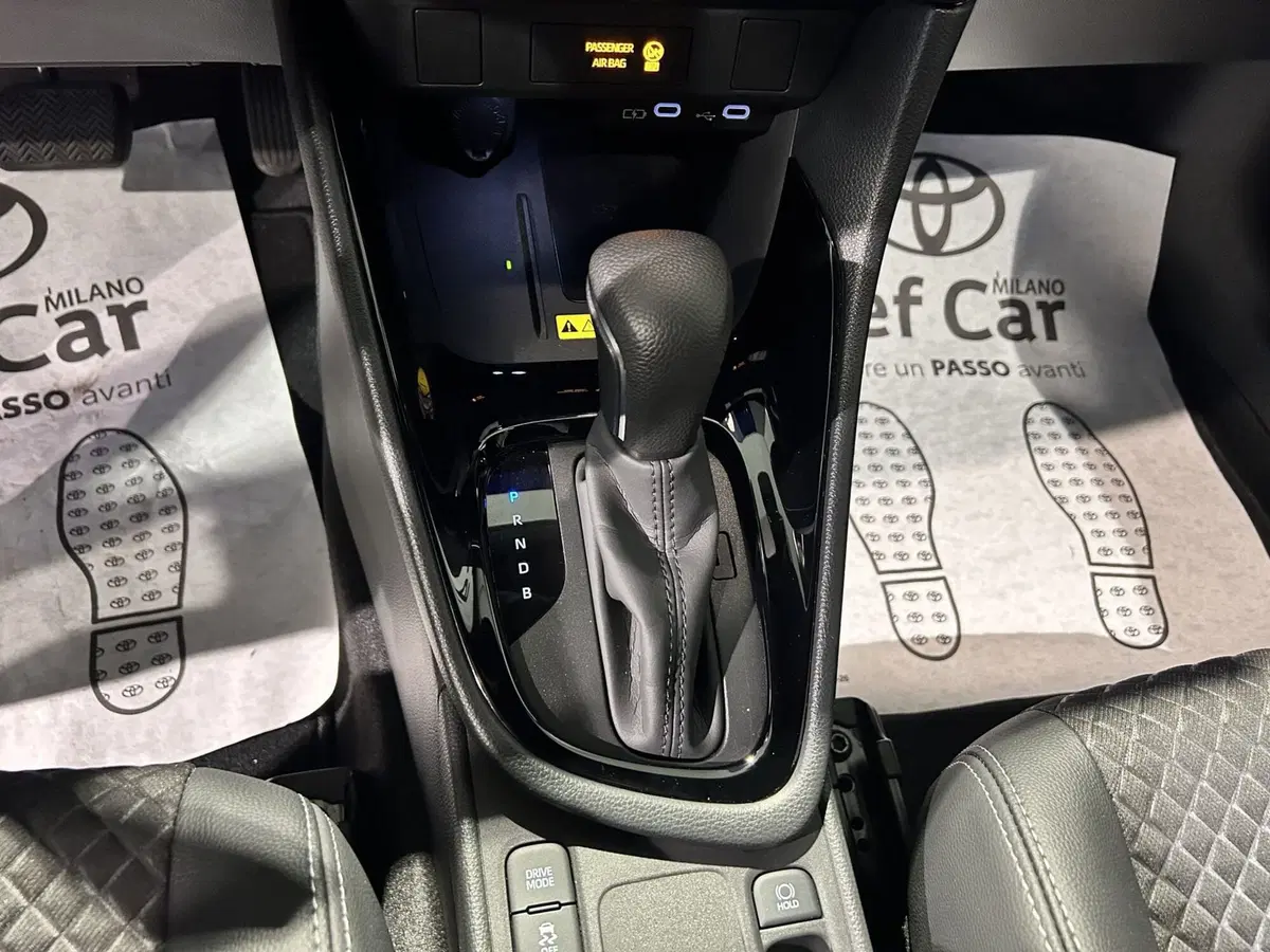 Toyota Yaris usata a Milano (14)