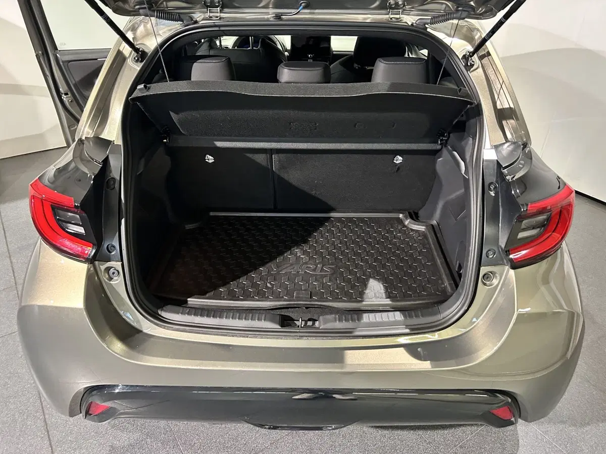 Toyota Yaris usata a Milano (15)