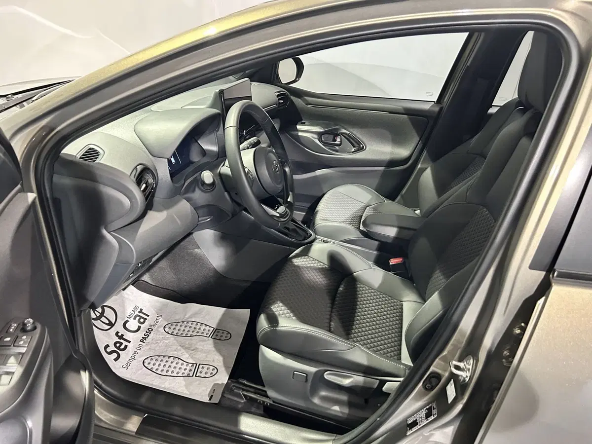 Toyota Yaris usata a Milano (6)