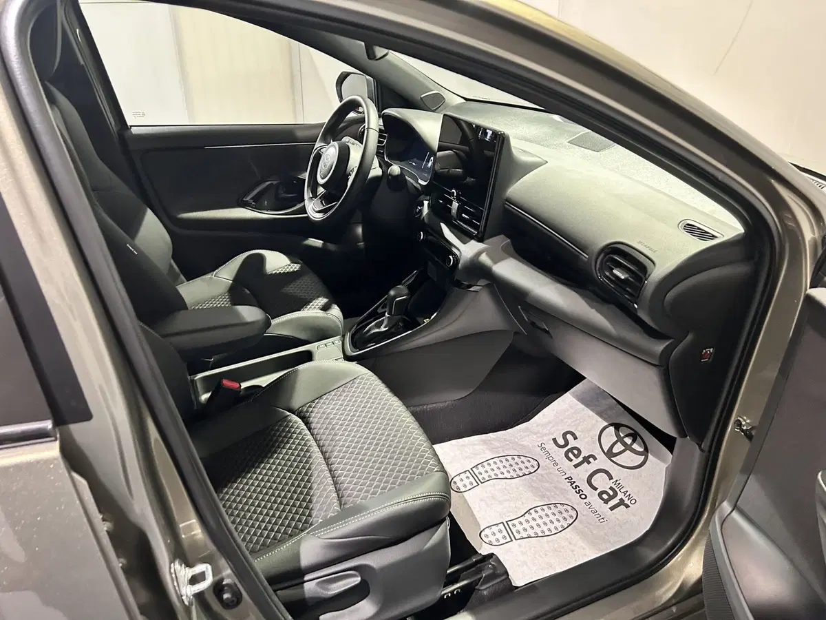 Toyota Yaris usata a Milano (7)