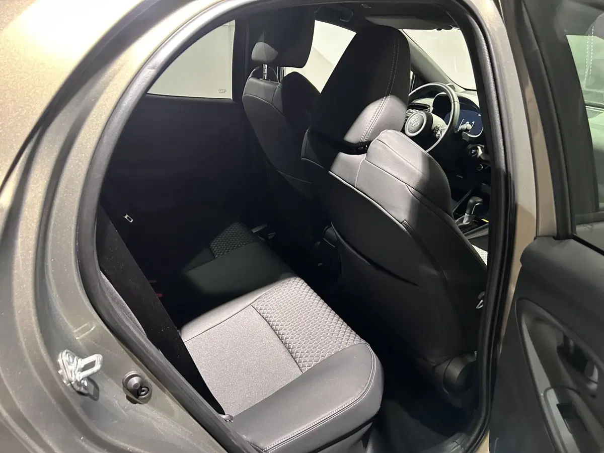 Toyota Yaris usata a Milano (8)