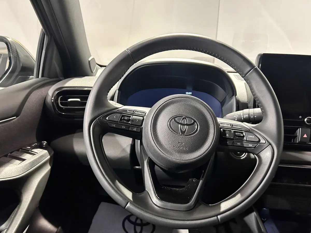 Toyota Yaris usata a Milano (9)