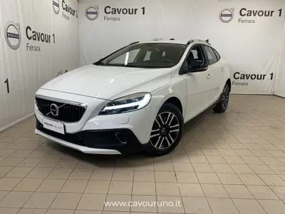 Volvo V40 Cross Country D2 Geartronic Business Plus del 2018 usata a Ferrara