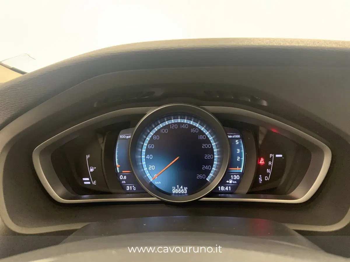 Volvo V40 Cross Country usata a Ferrara (10)