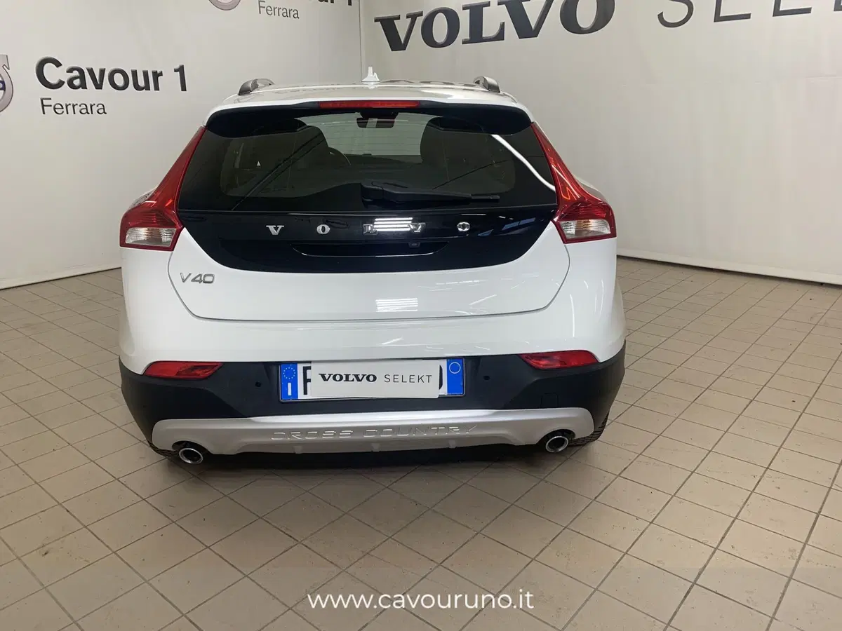 Volvo V40 Cross Country usata a Ferrara (8)