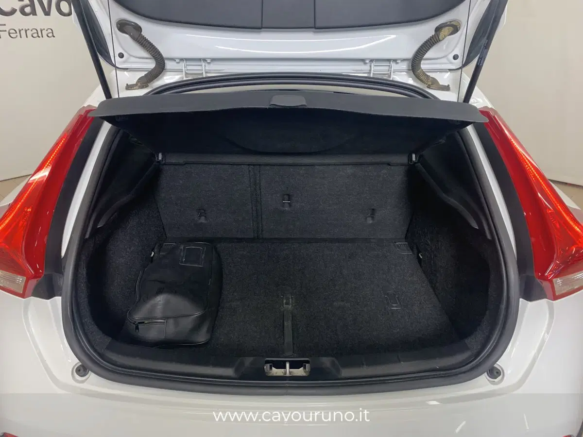 Volvo V40 Cross Country usata a Ferrara (9)