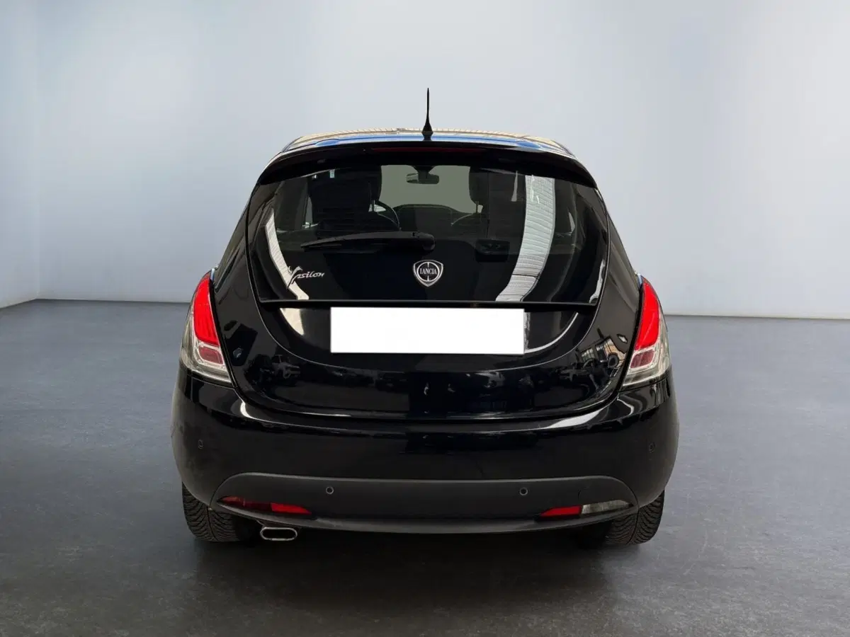Lancia Ypsilon usata a Modena (6)