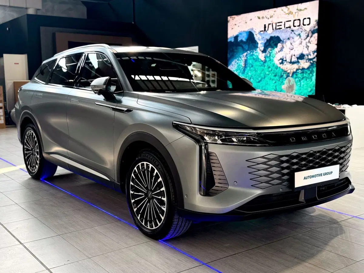 Omoda Omoda 9 SHS-P nuova a Bologna (3)
