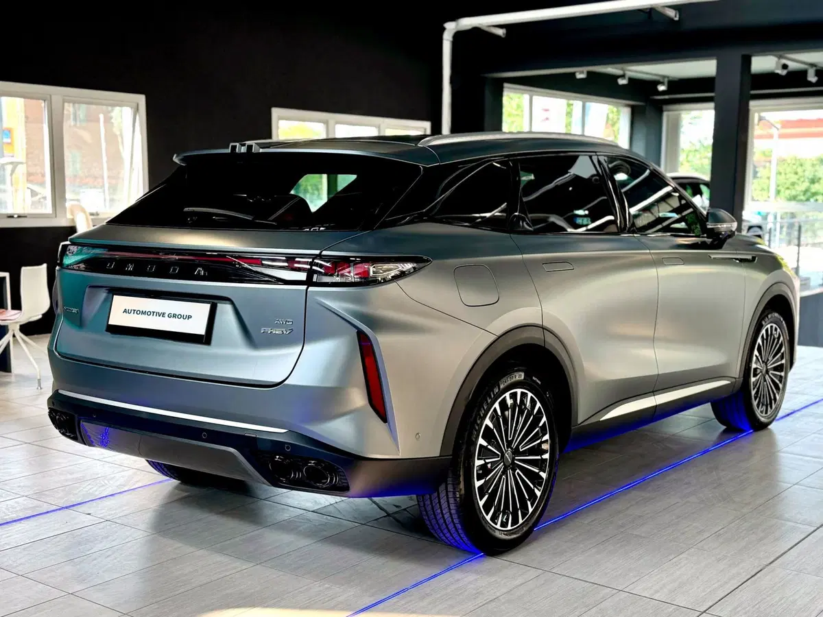 Omoda Omoda 9 SHS-P nuova a Bologna (4)