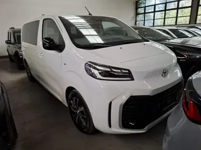 Toyota Proace Verso Verso 1.6D L1 D Executive nuova a San Lazzaro di Savena