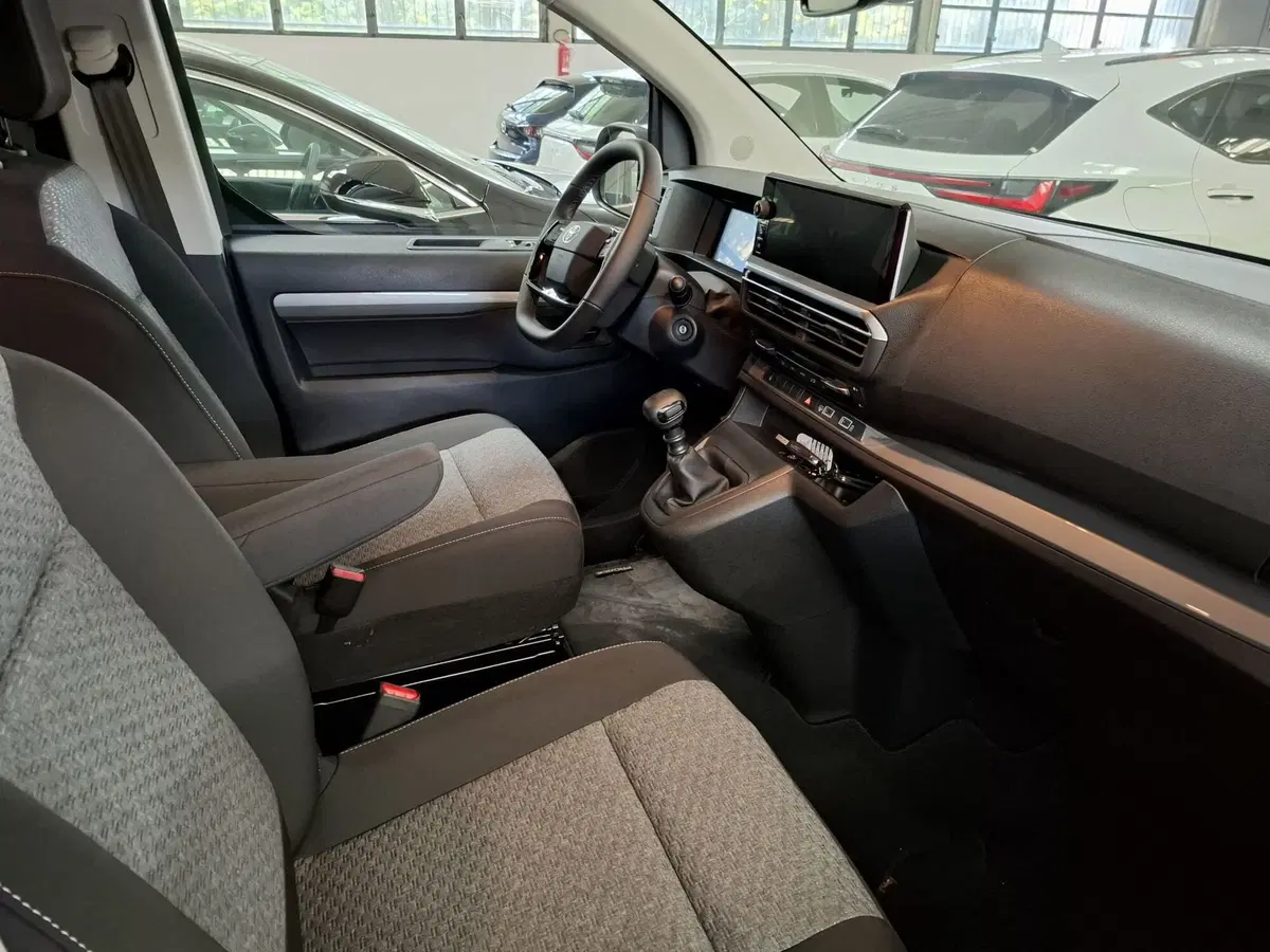 Toyota Proace Verso nuova a Bologna (7)