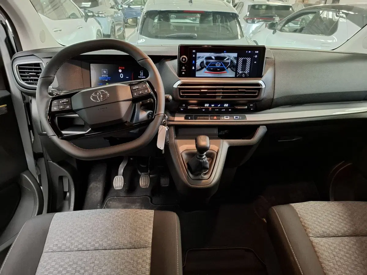 Toyota Proace Verso nuova a Bologna (9)