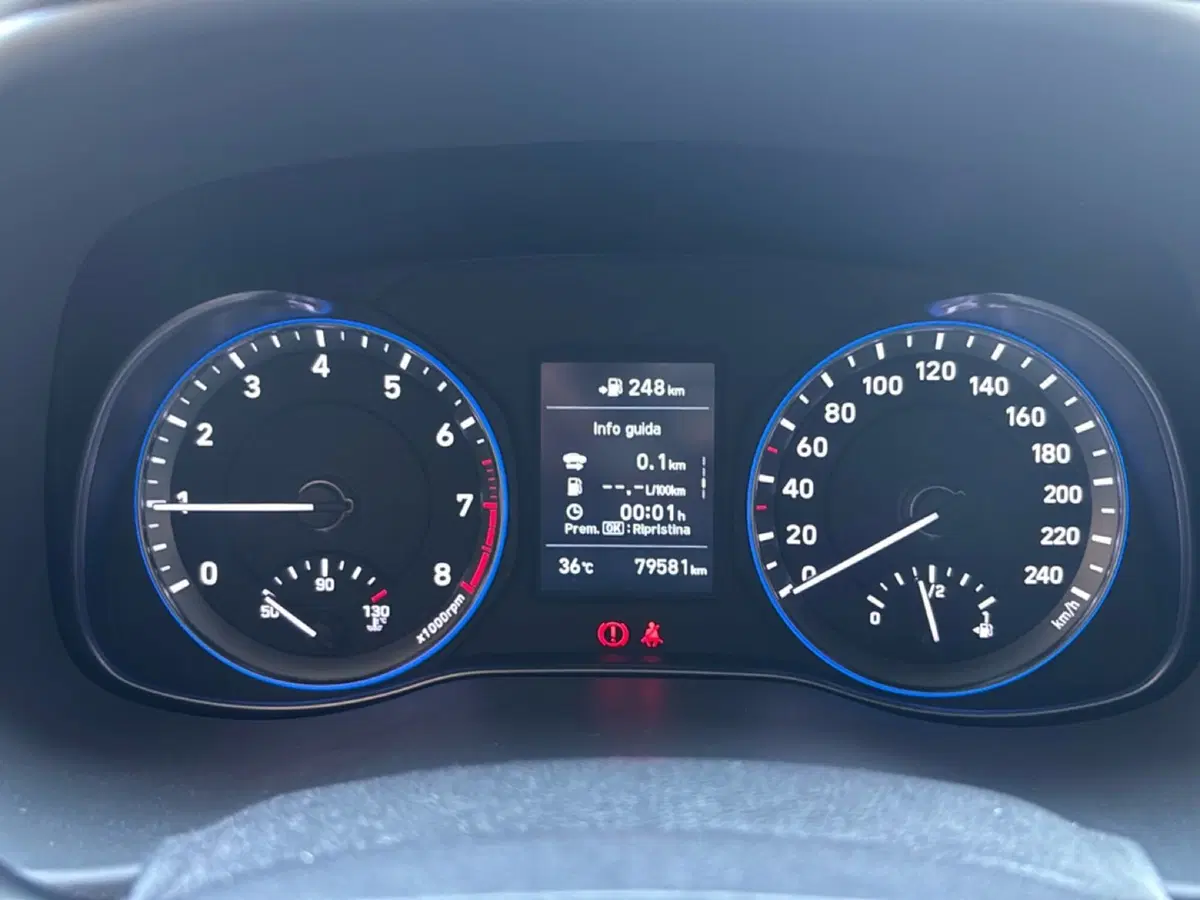 Hyundai Kona usata a Bologna (11)