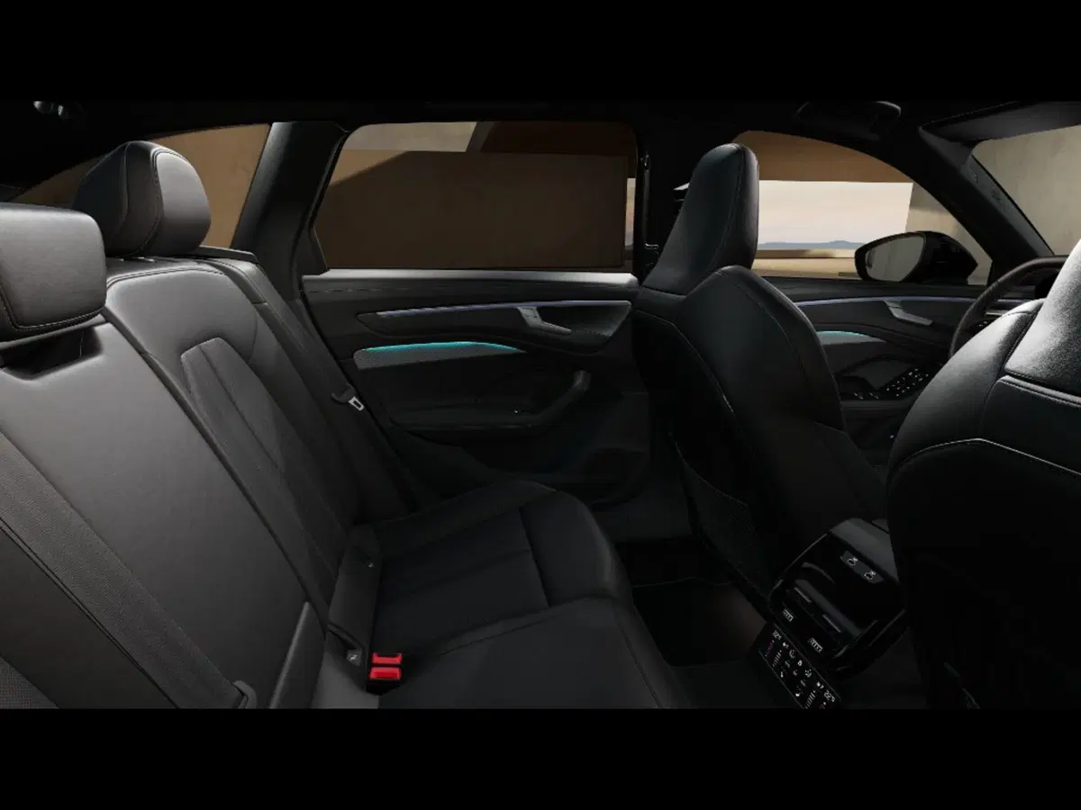 Audi A6 Avant nuova a Pisa (10)
