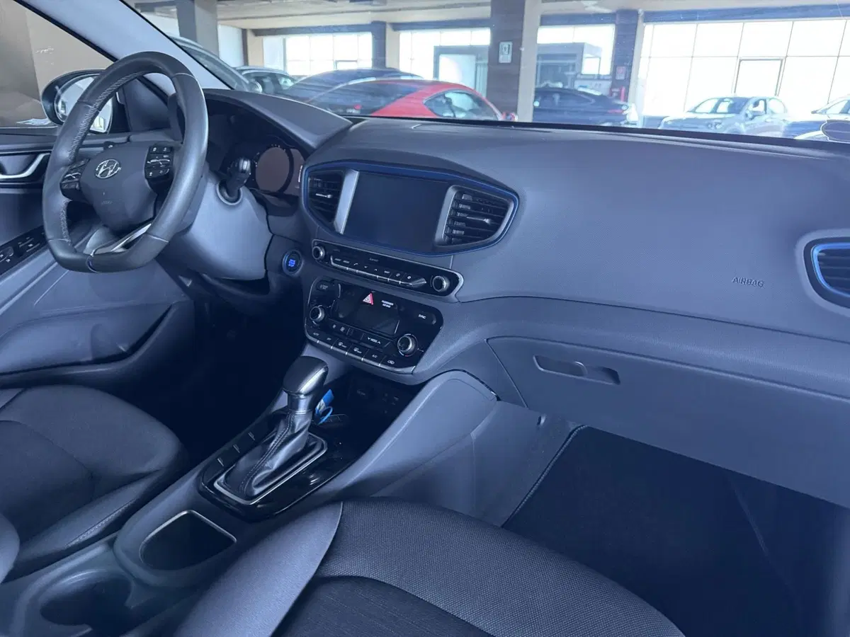 Hyundai Ioniq usata a Messina (9)