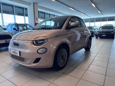 Fiat 500 Cabrio 42 kWh La Prima del 2025 usata a Messina
