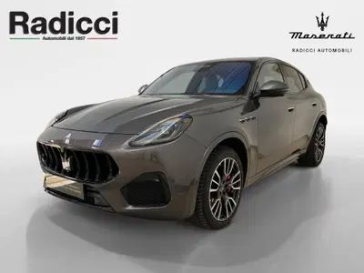 Maserati Grecale 2.0 mhev Modena 330cv auto del 2022 usata a Bari