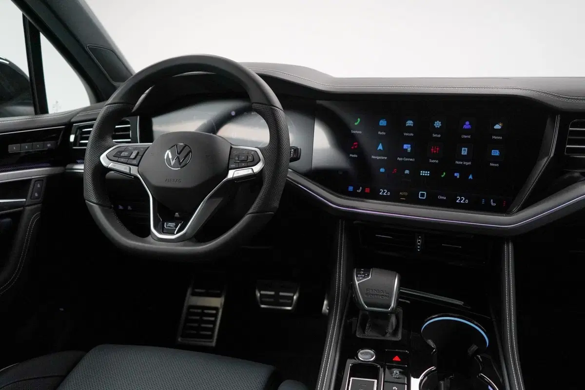 Volkswagen Touareg usata a Varese (12)