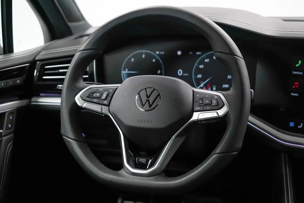 Volkswagen Touareg usata a Varese (13)