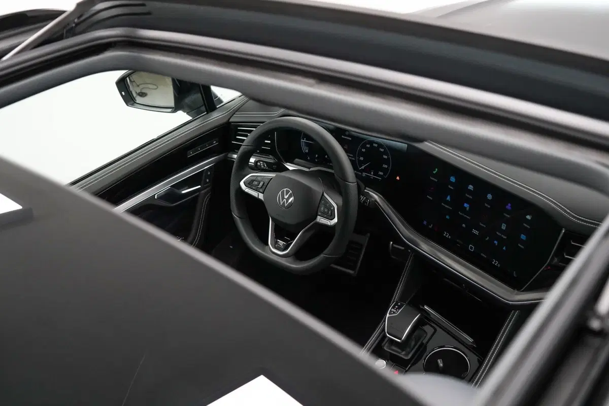 Volkswagen Touareg usata a Varese (14)