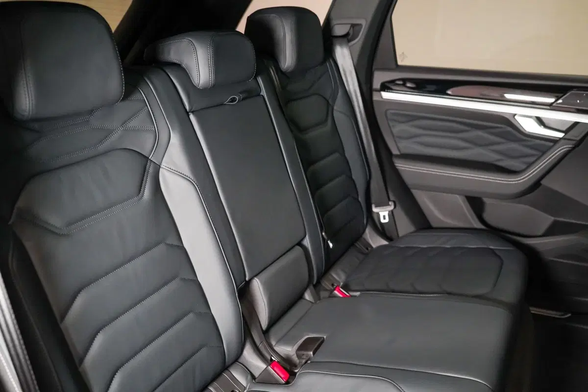 Volkswagen Touareg usata a Varese (16)