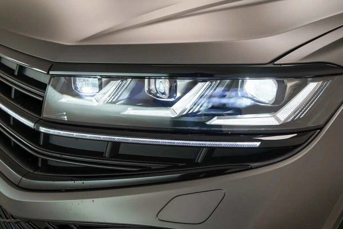 Volkswagen Touareg usata a Varese (8)