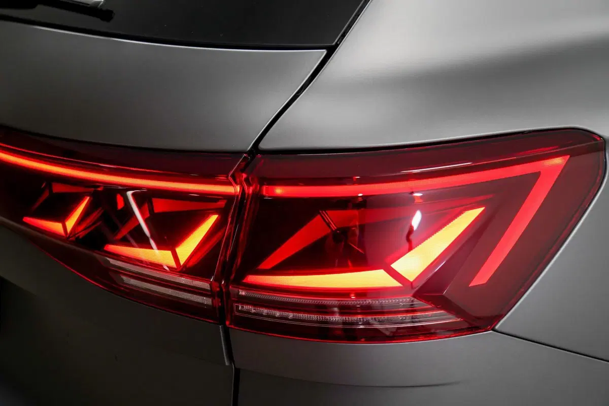 Volkswagen Touareg usata a Varese (9)