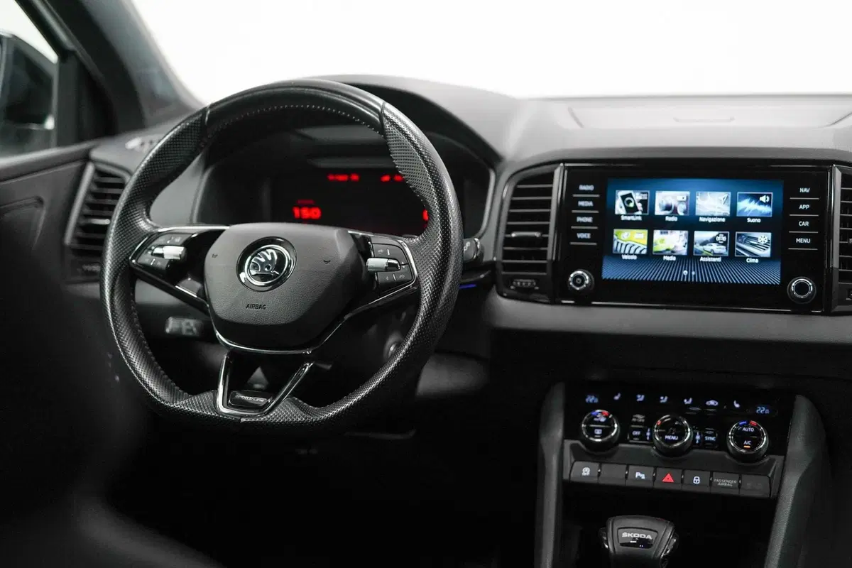 Skoda Karoq usata a Varese (11)