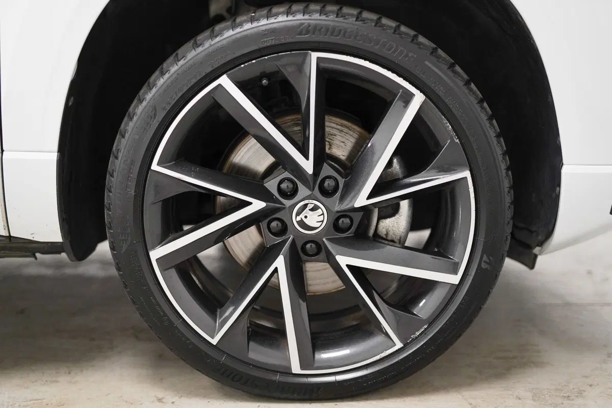 Skoda Karoq usata a Varese (9)