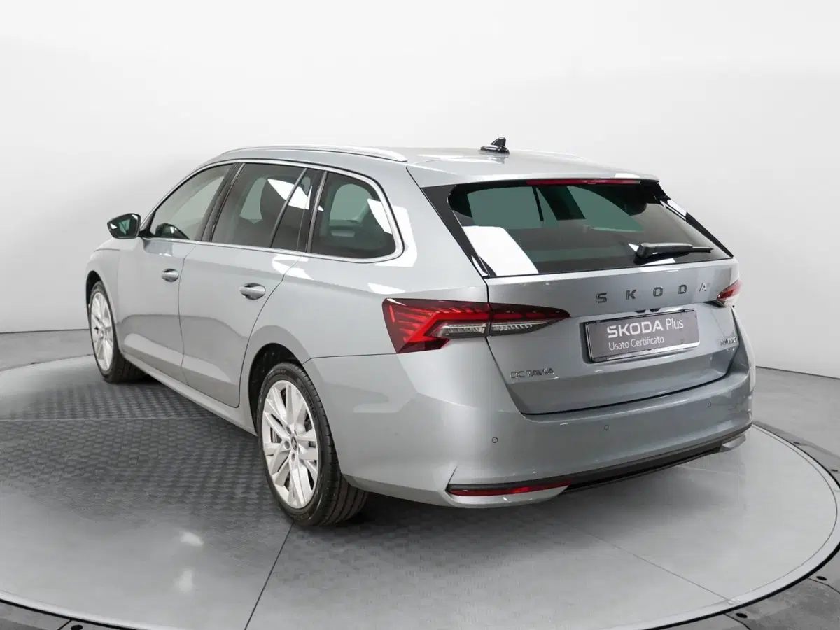 Skoda Octavia Station Wagon usata a Varese (4)