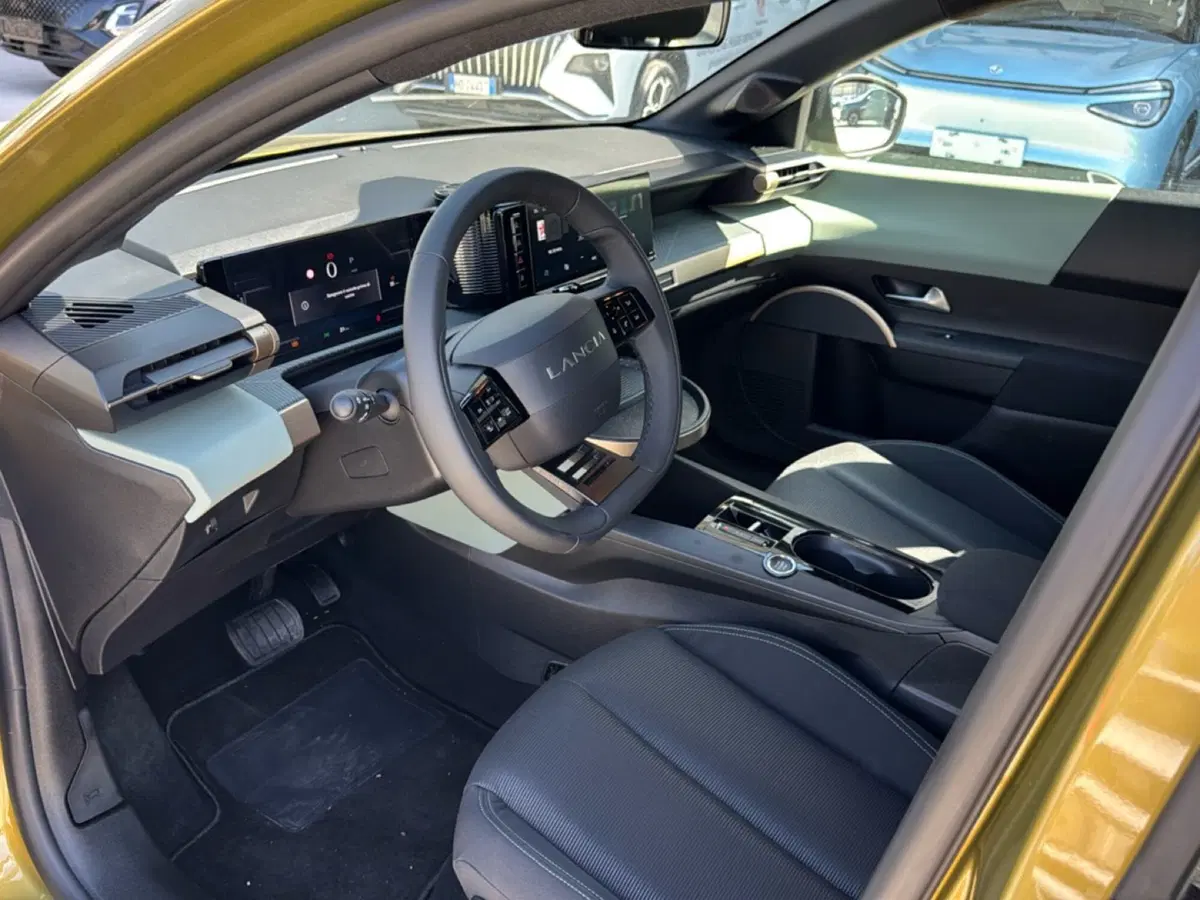 Lancia Ypsilon nuova a Frosinone (18)
