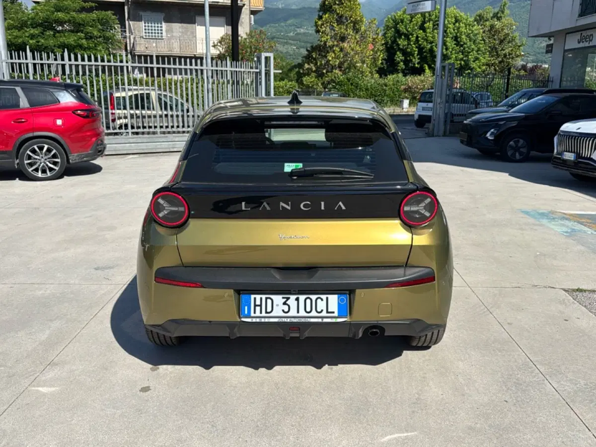 Lancia Ypsilon nuova a Frosinone (5)