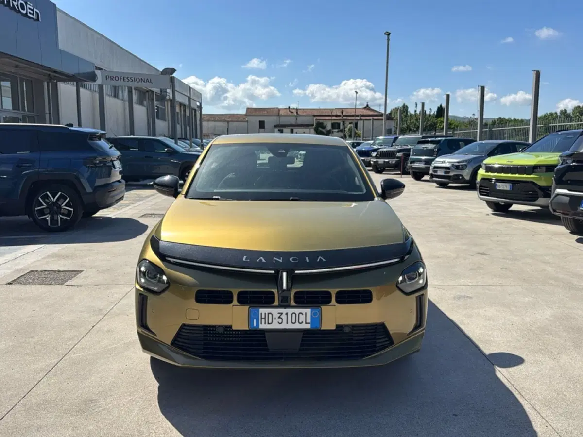 Lancia Ypsilon nuova a Frosinone (6)