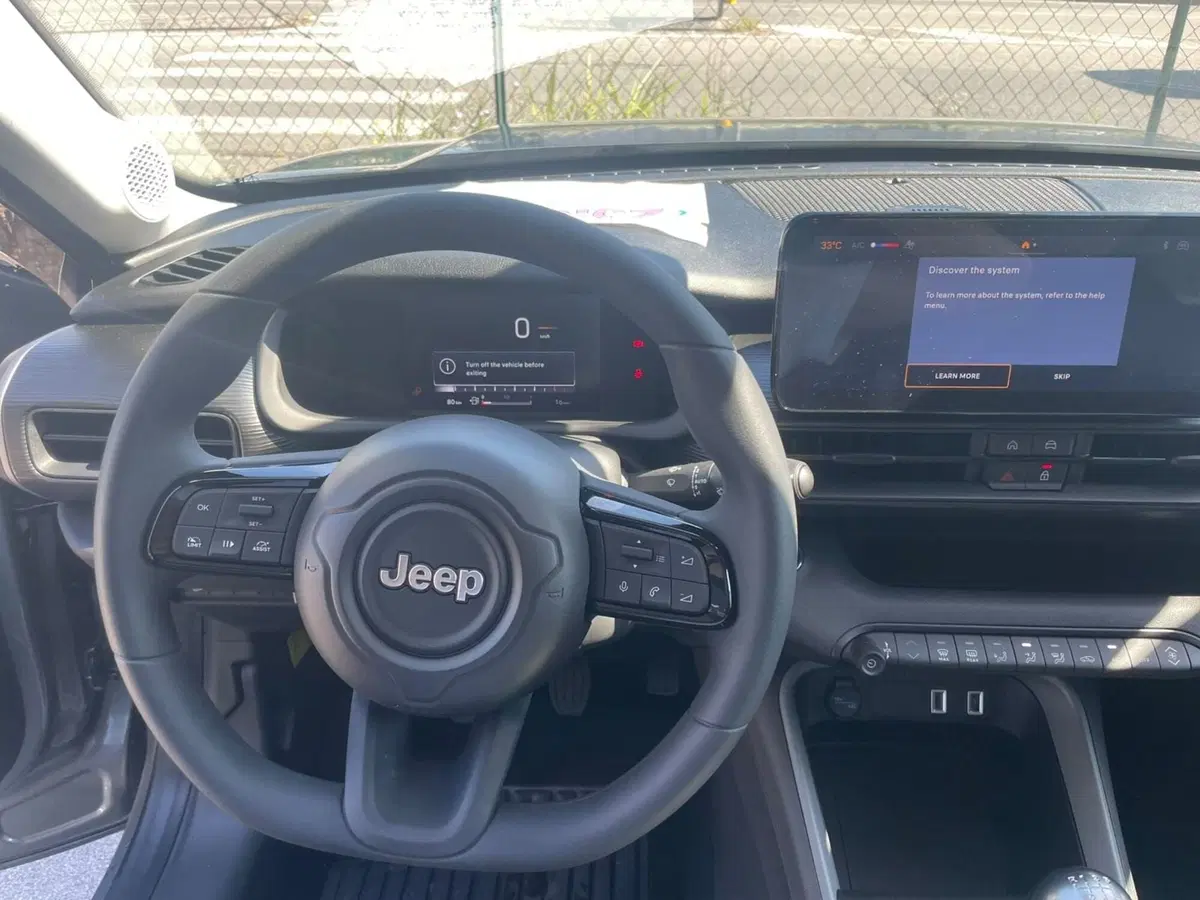 Jeep Avenger nuova a Lucca (10)