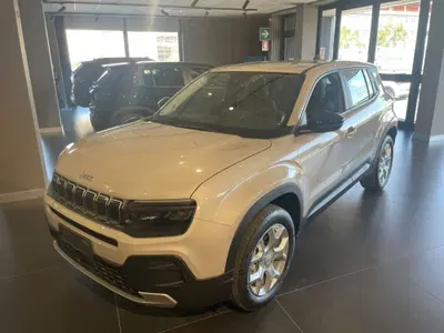 Jeep Avenger 1.2 turbo Altitude fwd 100cv nuova a Lucca