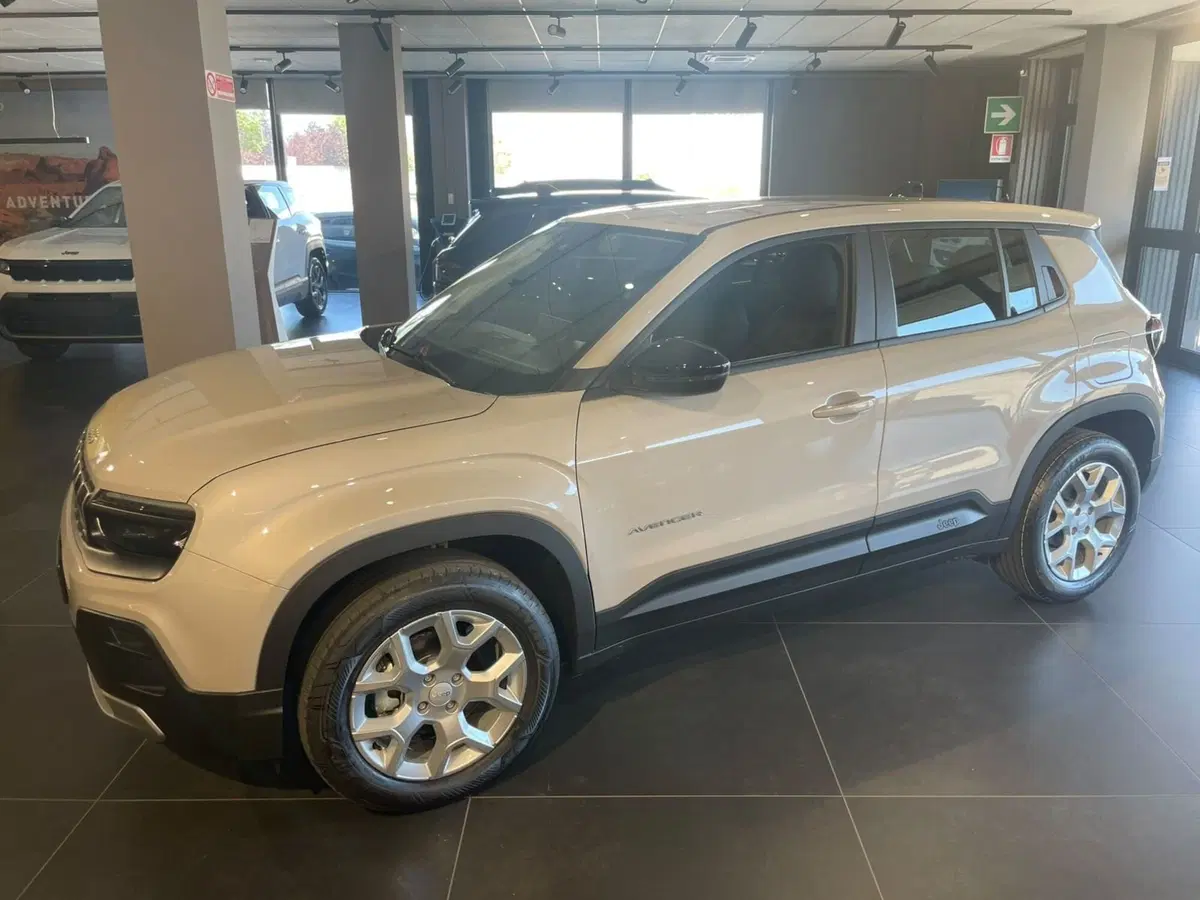 Jeep Avenger nuova a Lucca (2)