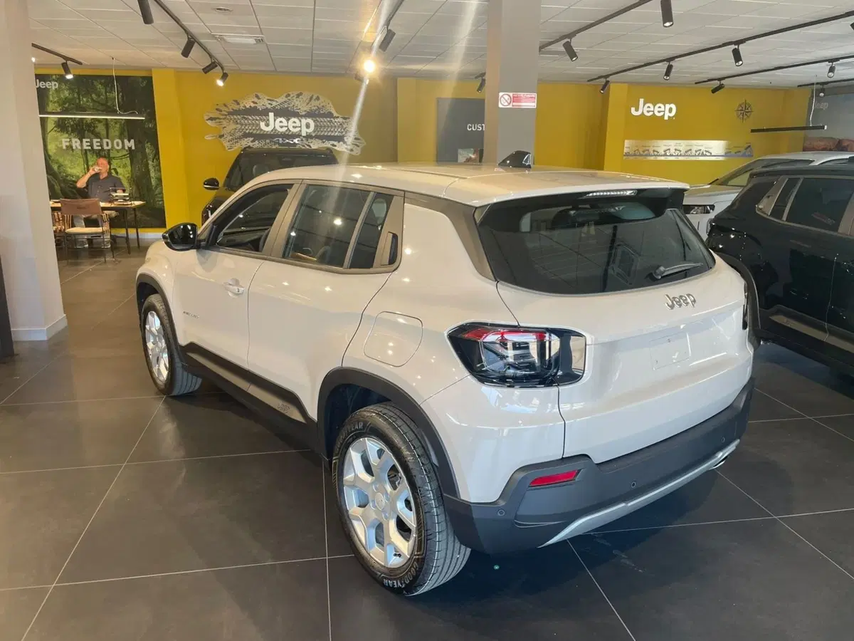 Jeep Avenger nuova a Lucca (3)