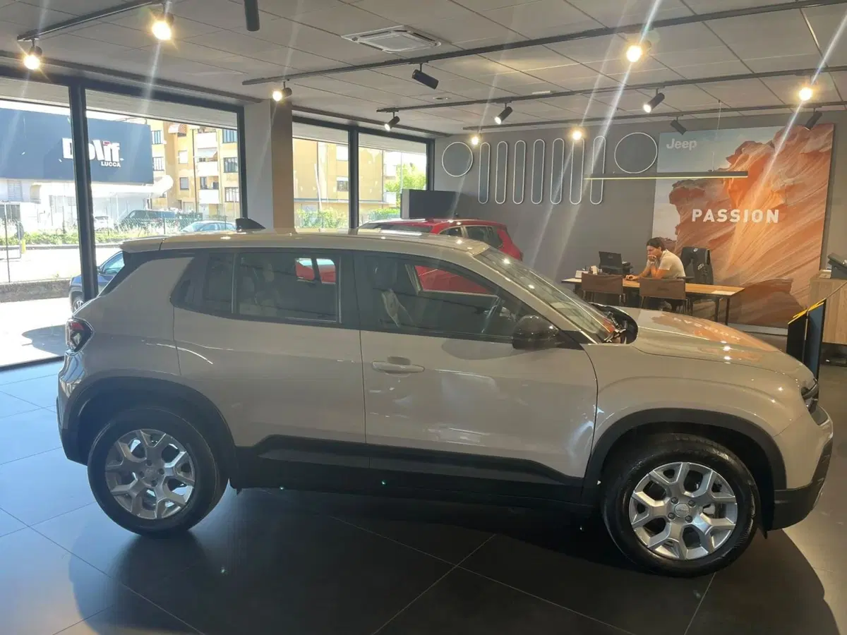 Jeep Avenger nuova a Lucca (4)