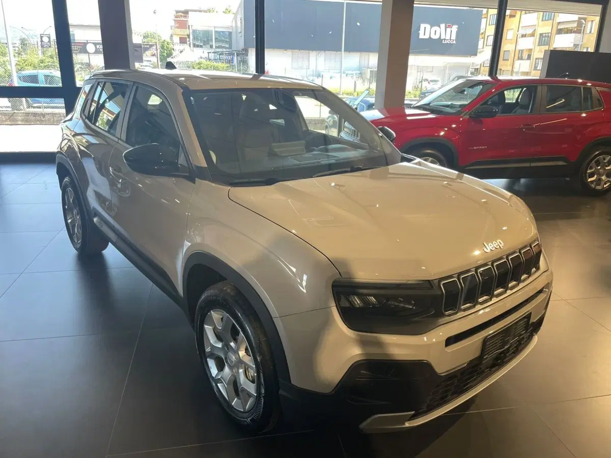 Jeep Avenger nuova a Lucca (6)