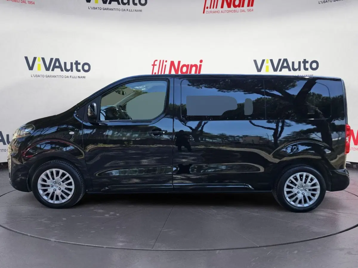 Opel Zafira Life usata a Massa-Carrara (7)