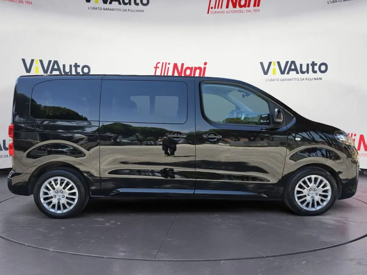Opel Zafira Life usata a Massa-Carrara (8)