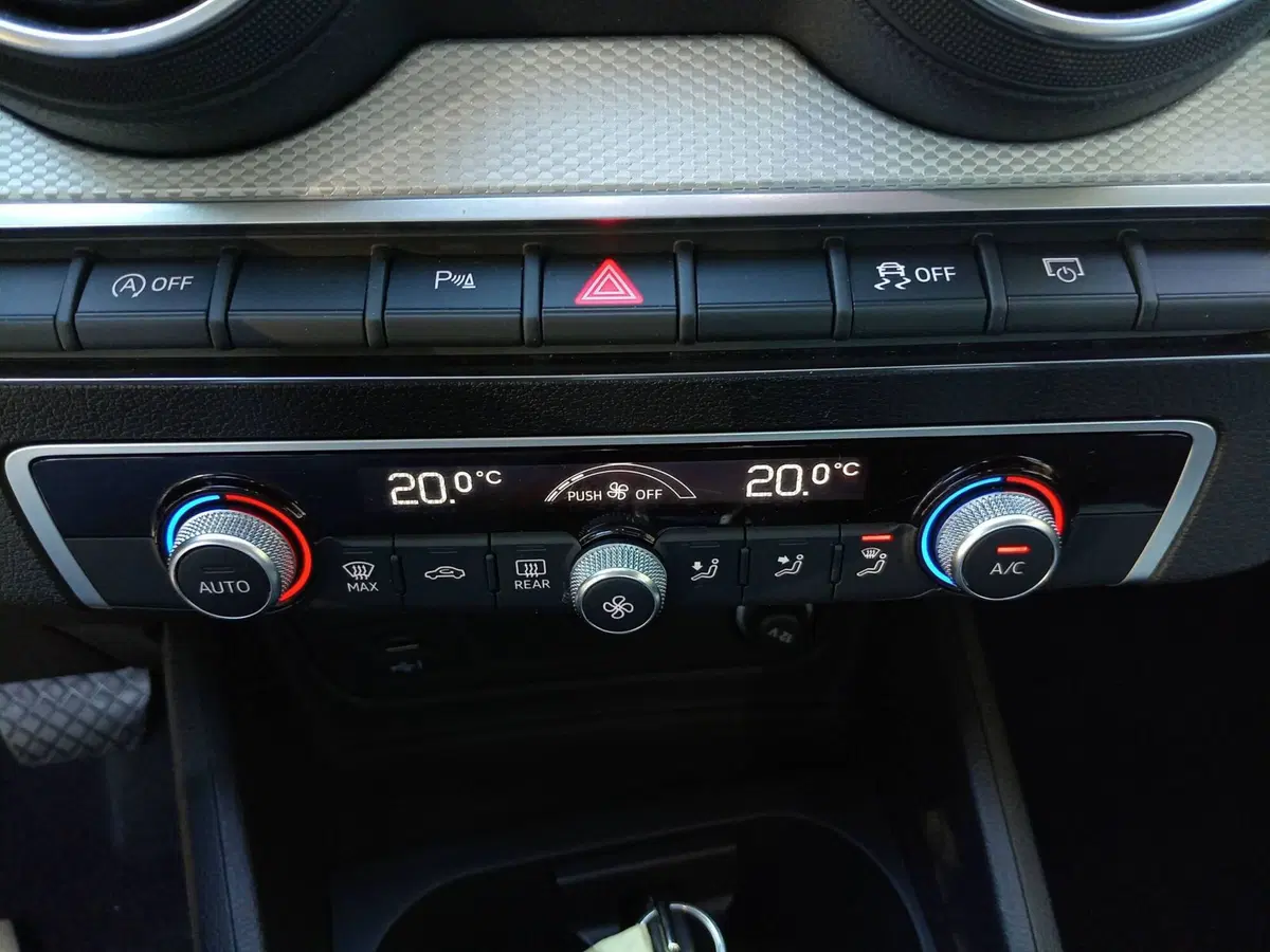 Audi Q2 usata a Bari (8)
