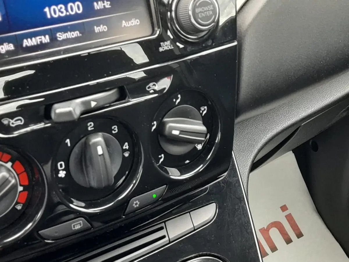 Lancia Ypsilon usata a L'Aquila (14)
