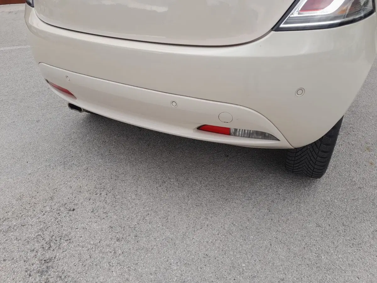 Lancia Ypsilon usata a L'Aquila (4)
