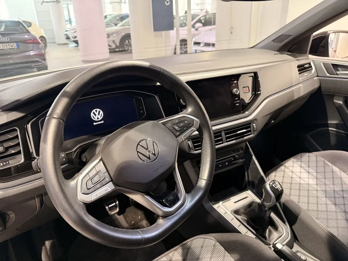 Volkswagen Taigo usata a Genova (11)