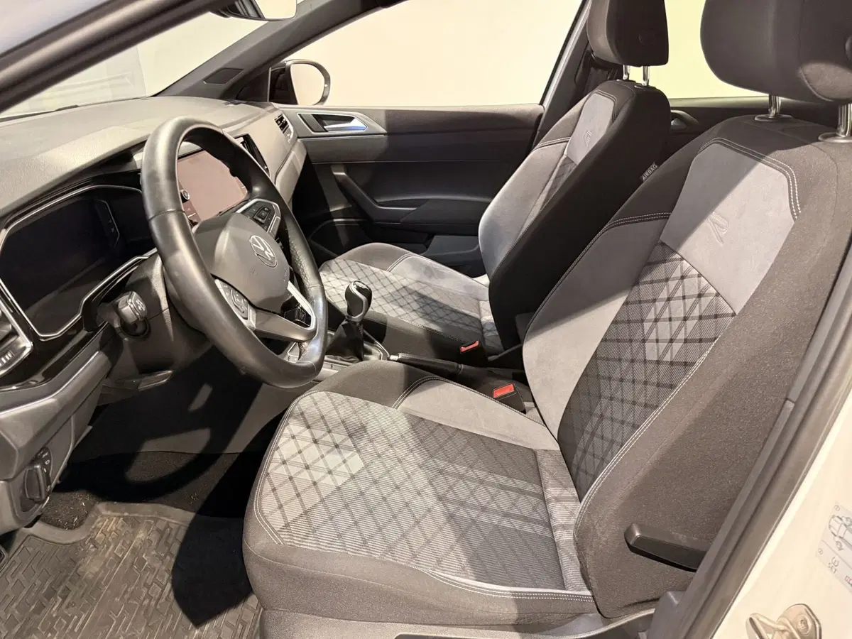 Volkswagen Taigo usata a Genova (7)