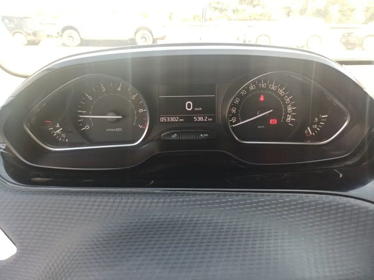 Peugeot 208 usata a La Spezia (10)