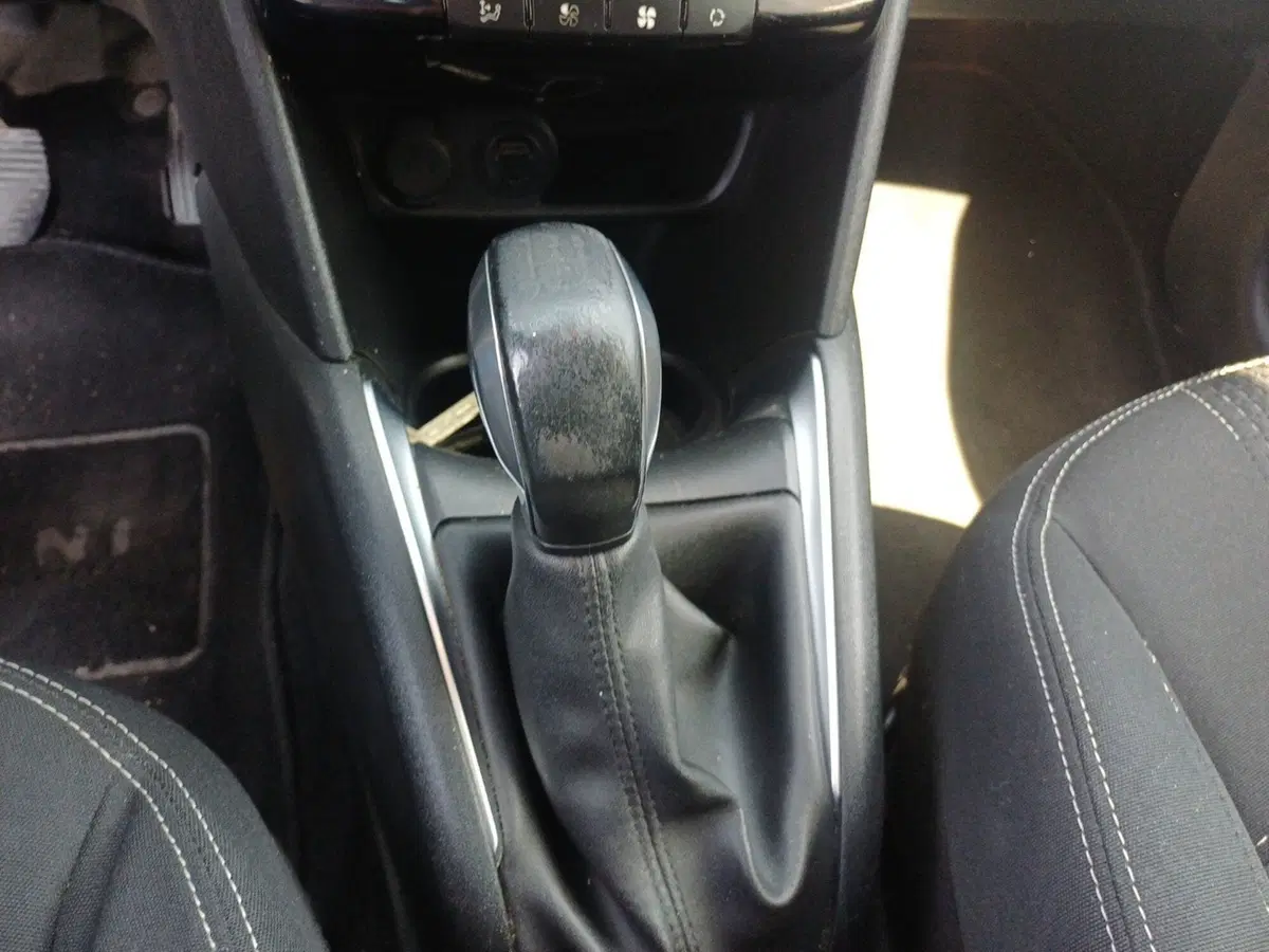 Peugeot 208 usata a La Spezia (16)