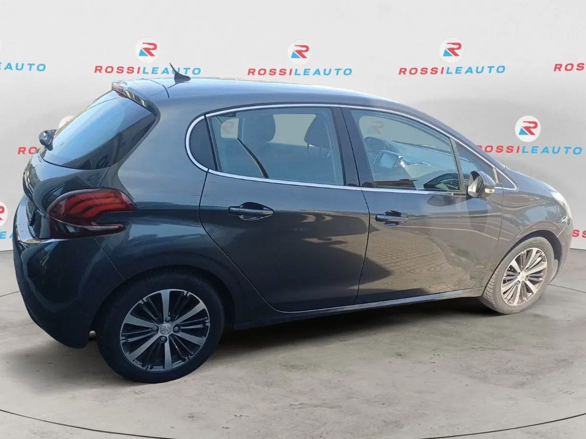 Peugeot 208 usata a La Spezia (3)